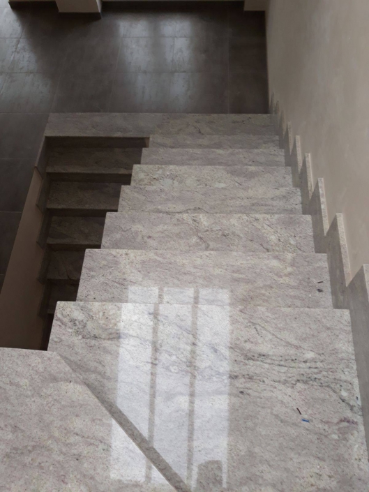 Escalera de granito – Marmoles Babiloni